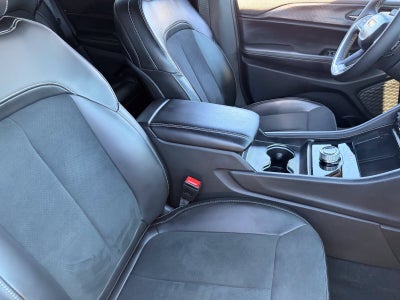 2025 Jeep Grand Cherokee Altitude X 4x2