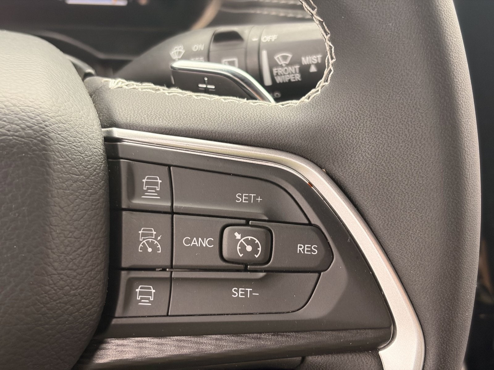 2025 Jeep Grand Cherokee L Laredo 4x2
