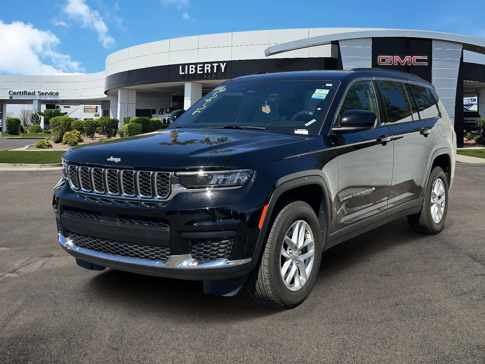 2025 Jeep Grand Cherokee L Laredo 4x2