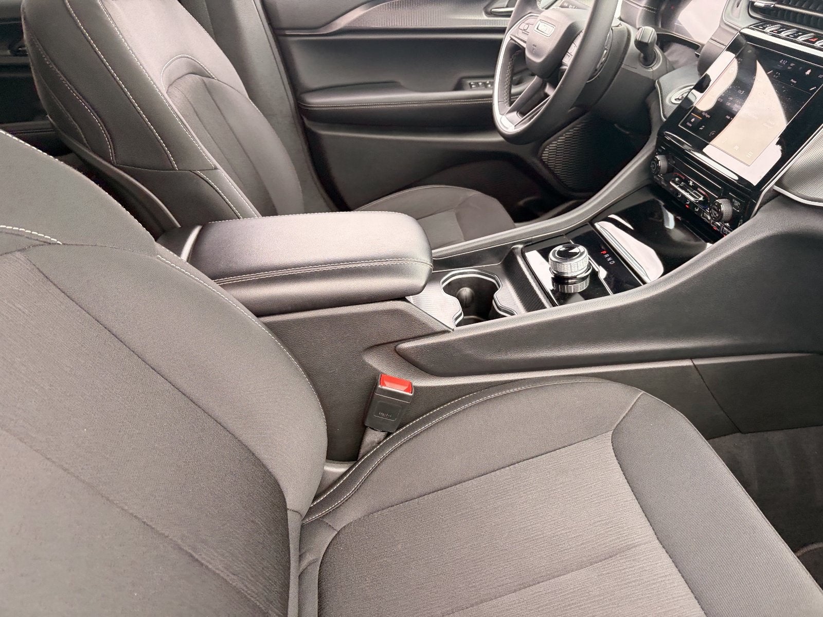2025 Jeep Grand Cherokee L Laredo 4x2