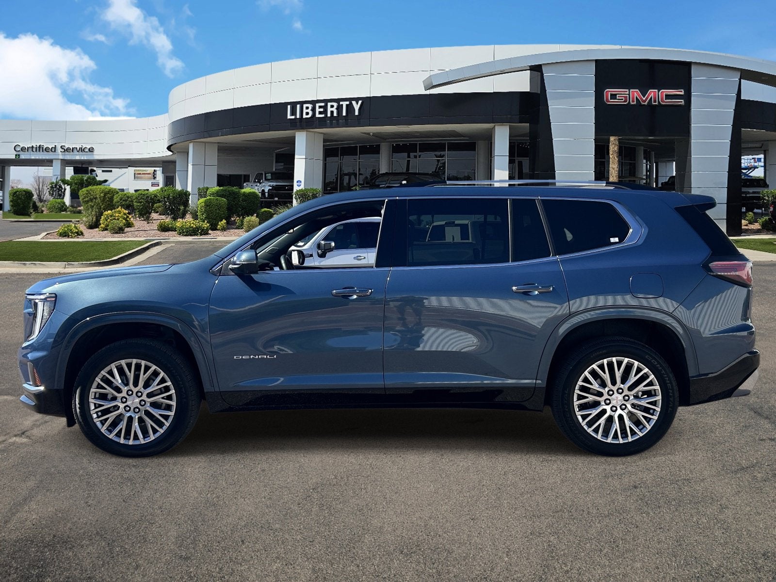 2025 GMC Acadia Denali