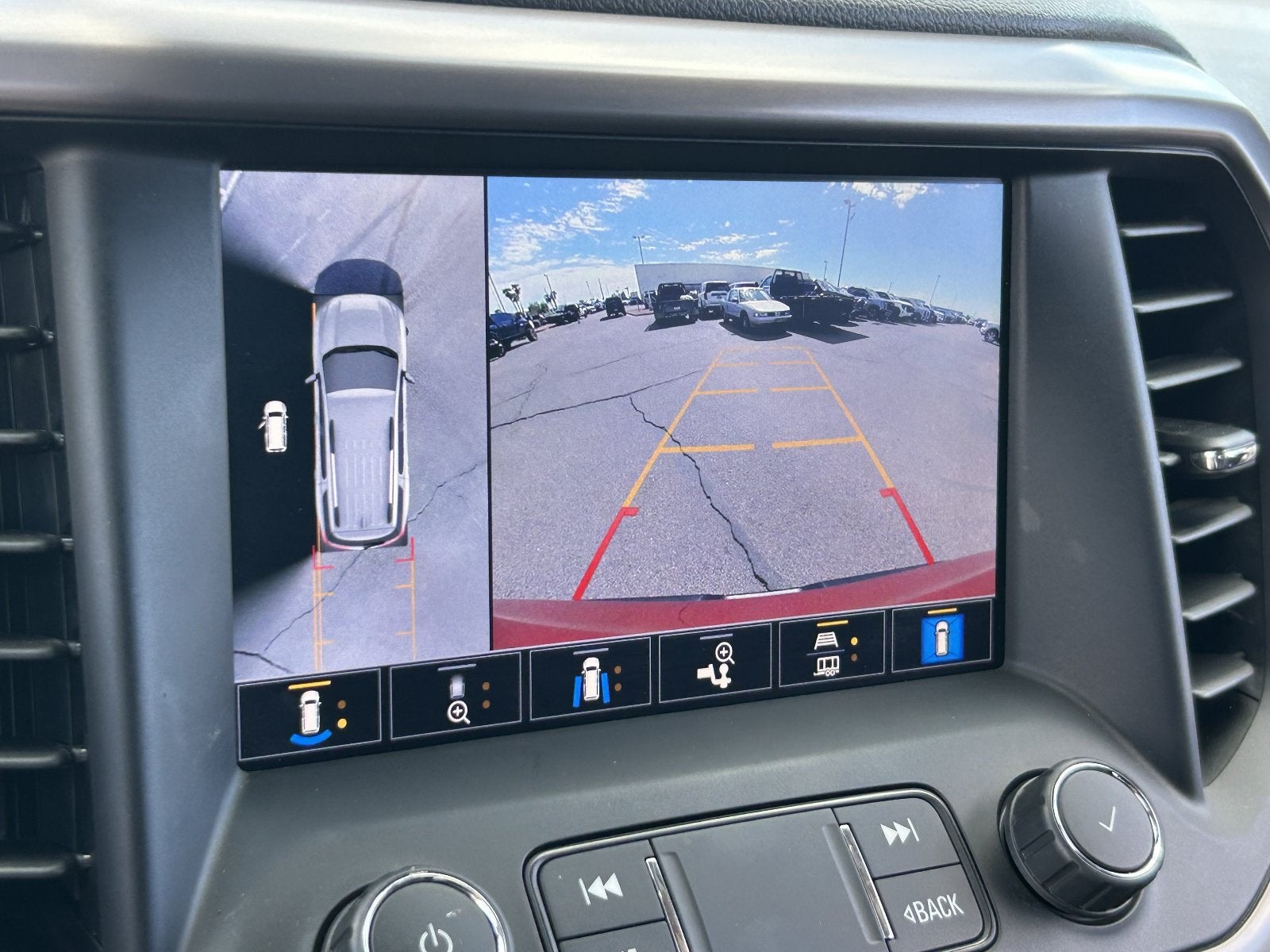 2022 GMC Acadia AT4
