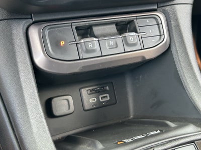 2022 GMC Acadia AT4