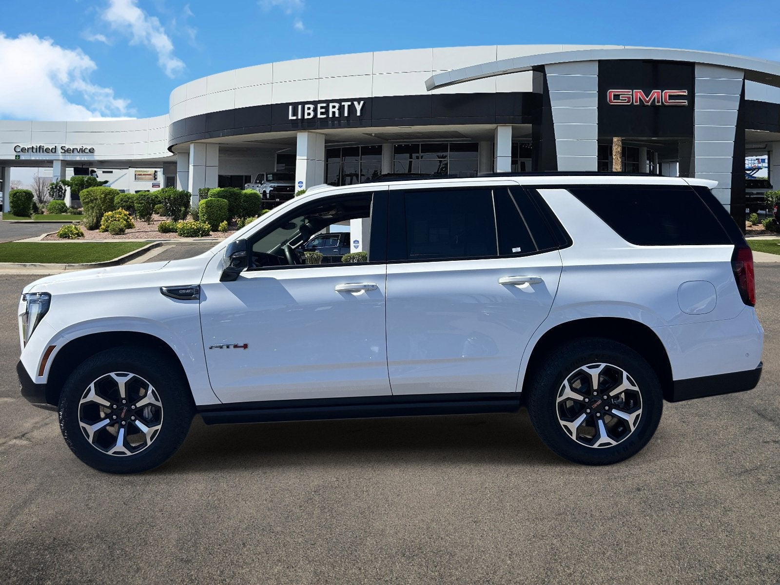 2026 GMC Yukon AT4 - Photo 34