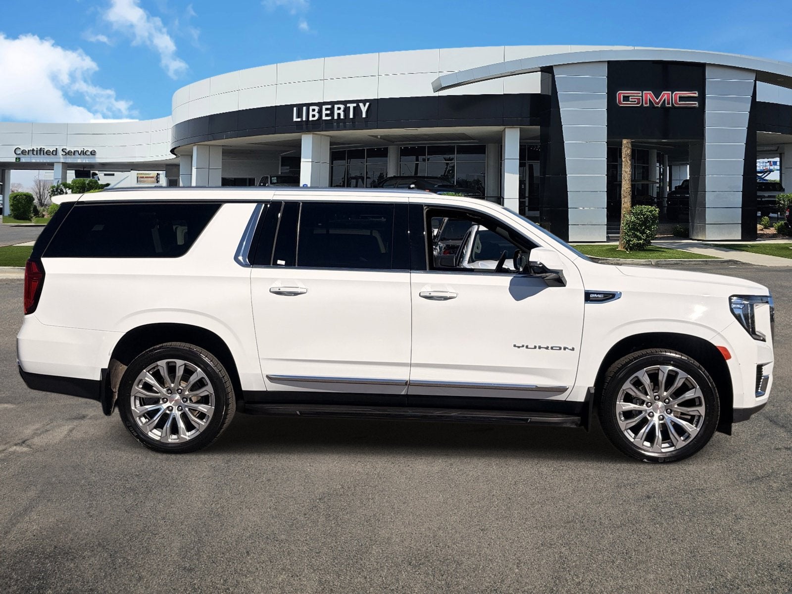 2024 GMC Yukon XL SLT