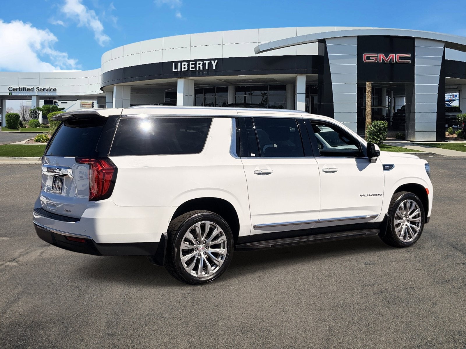 2024 GMC Yukon XL SLT