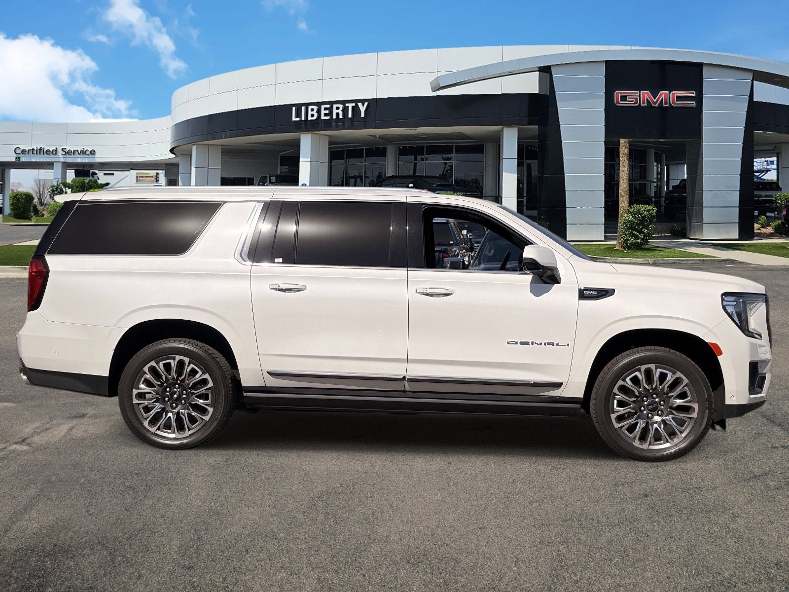 2023 GMC Yukon XL Denali Ultimate