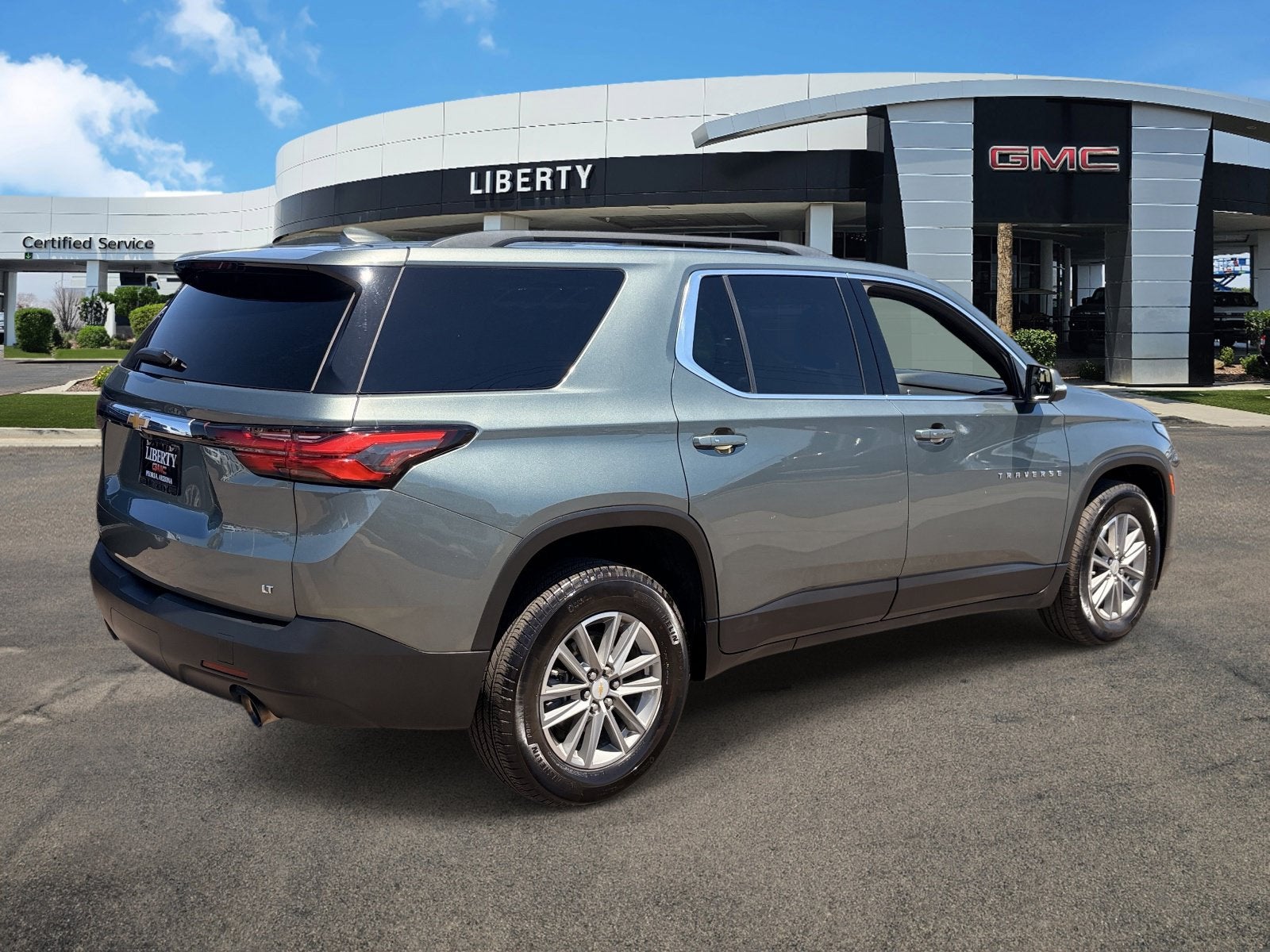 2023 Chevrolet Traverse LT Cloth