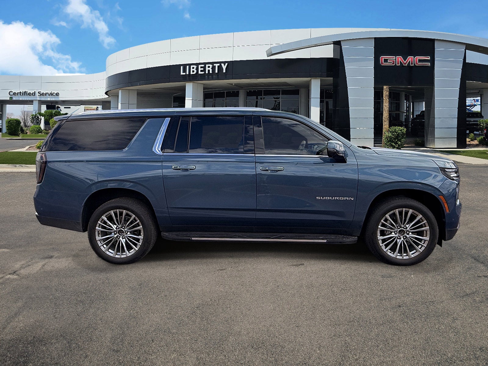 2025 Chevrolet Suburban LT