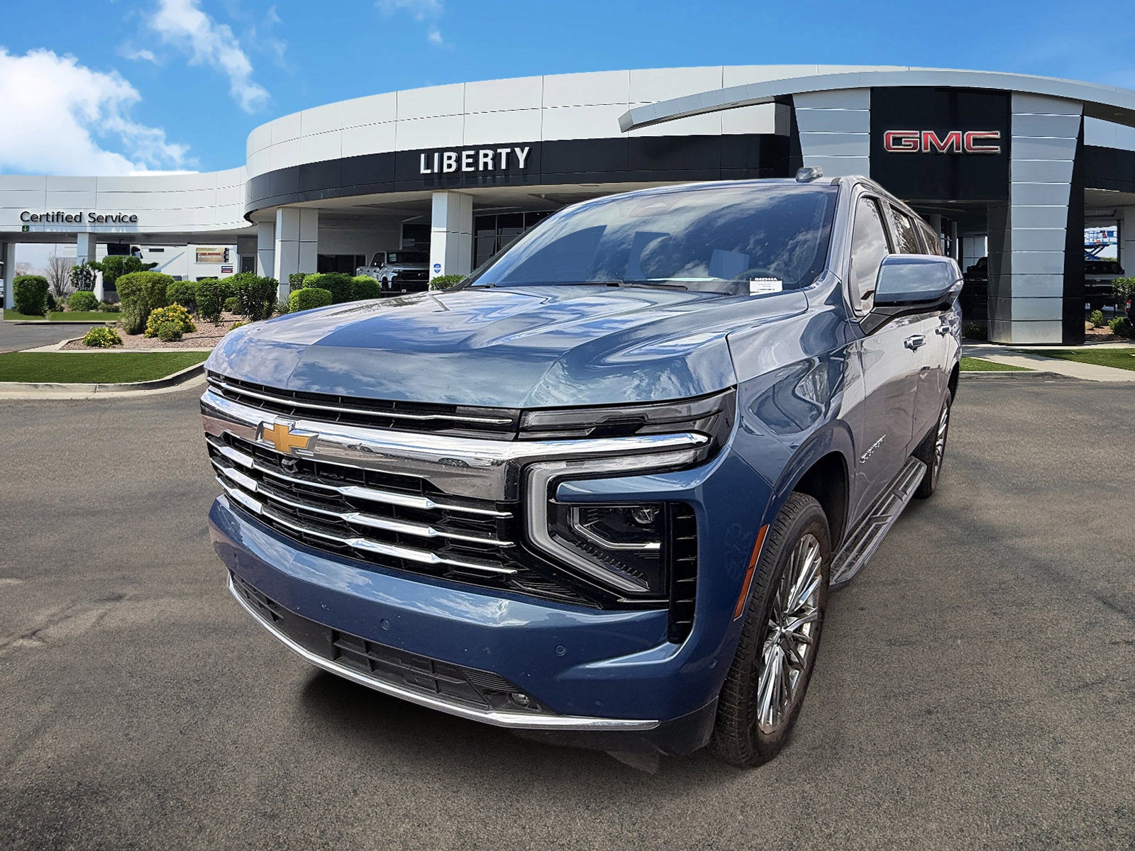 2025 Chevrolet Suburban LT