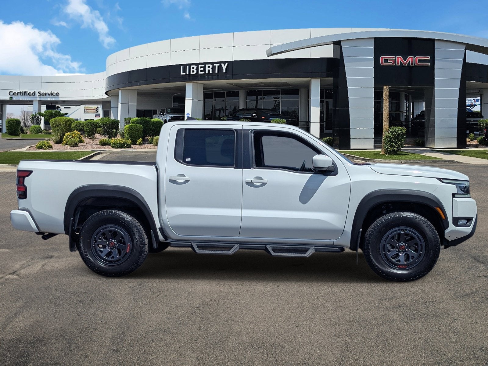 2025 Nissan Frontier Crew Cab PRO-4X 4x4