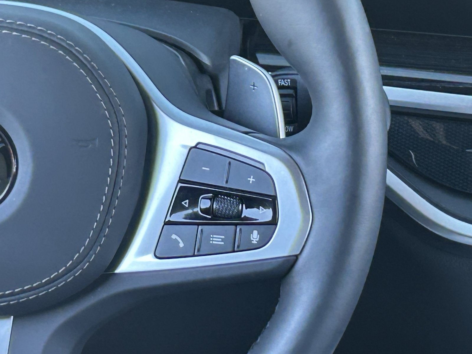 2027 BMW X6 xDrive40i