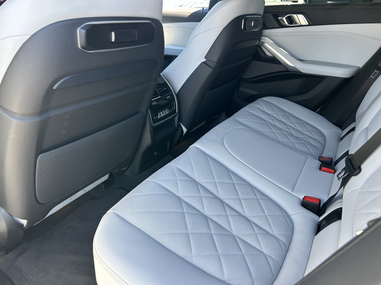 2027 BMW X6 xDrive40i