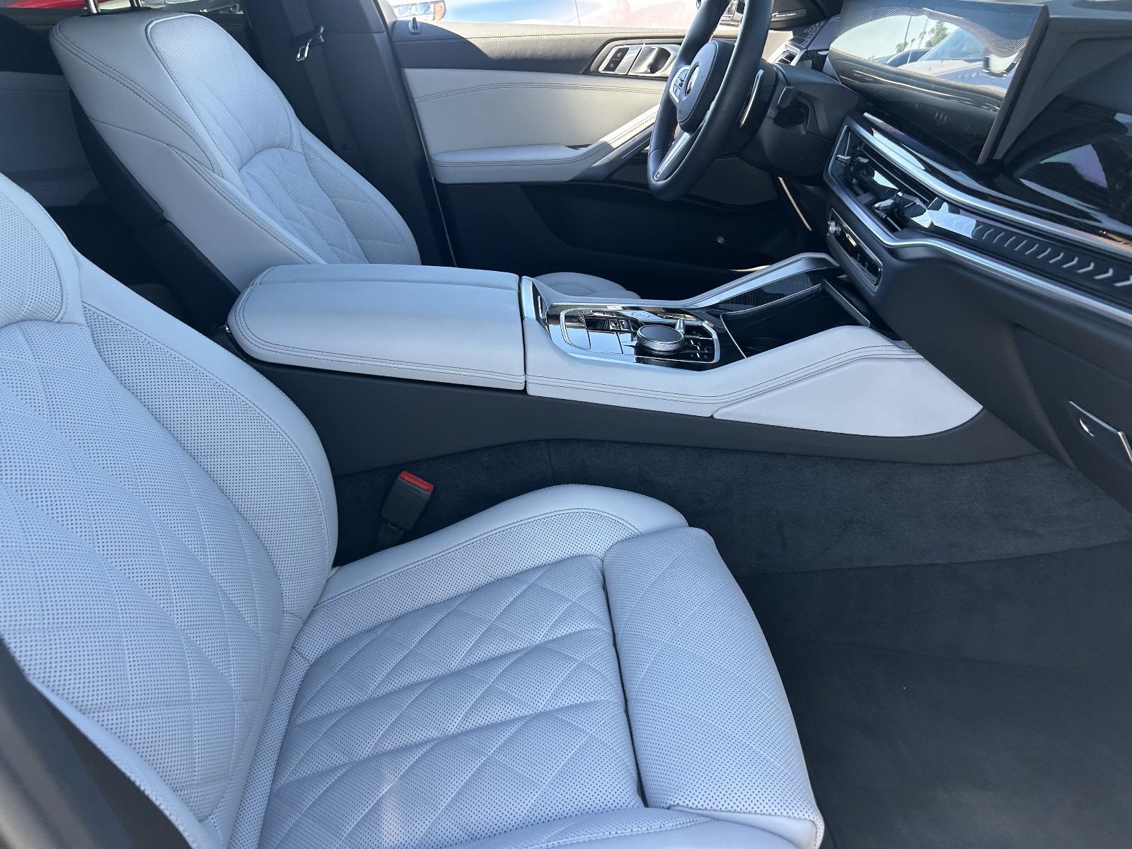 2027 BMW X6 xDrive40i