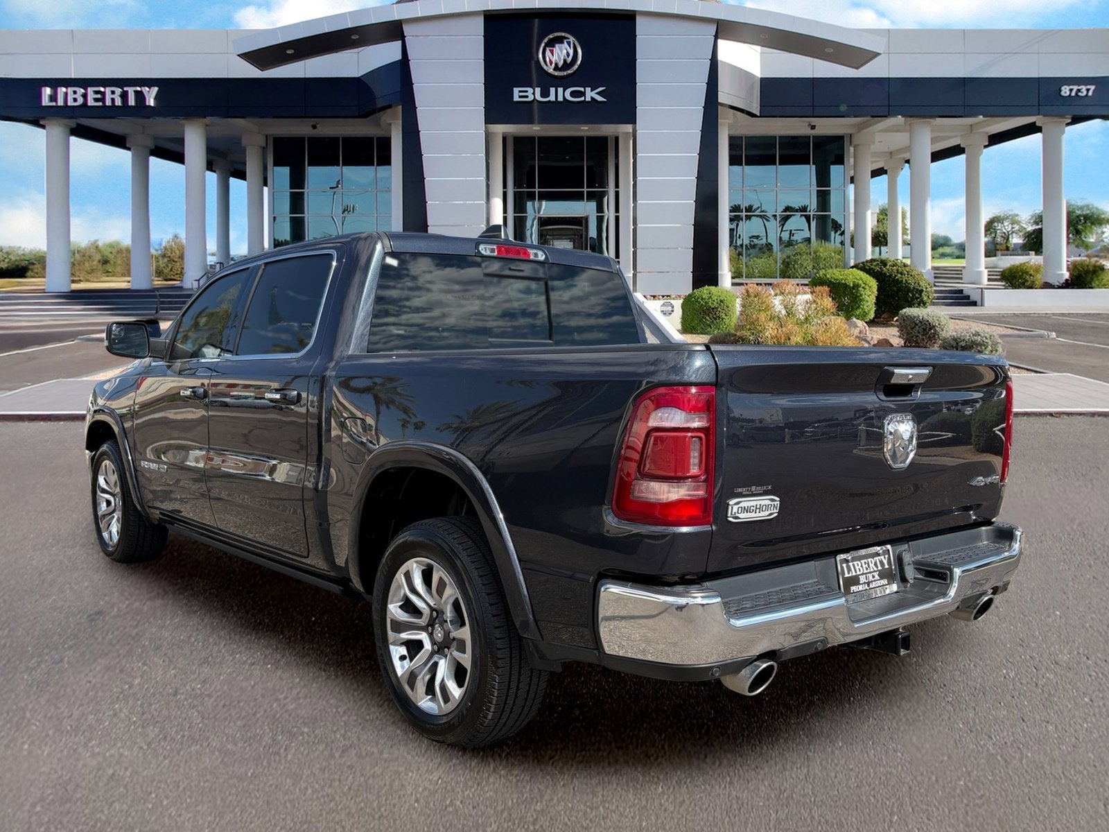 2019 RAM 1500 Longhorn Crew Cab 4x4 5'7" Box