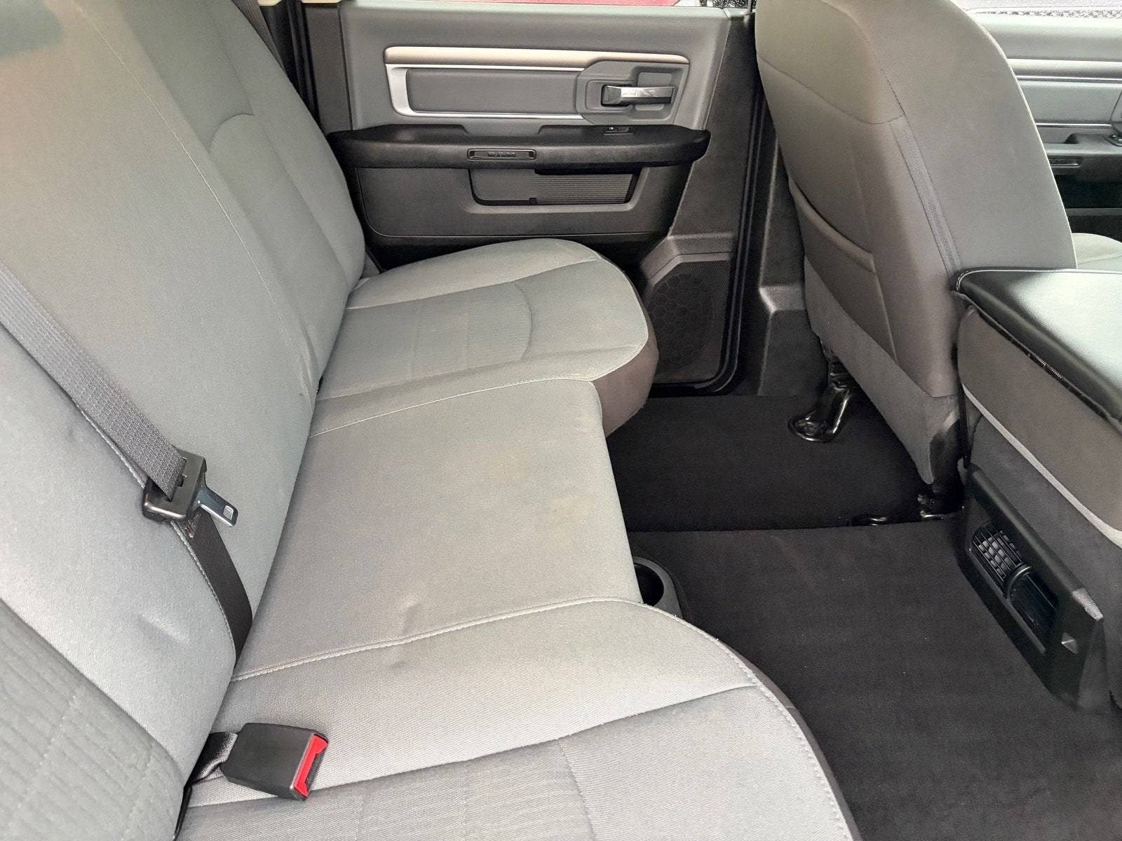 2022 RAM 1500 Classic SLT Crew Cab 4x4 5'7" Box