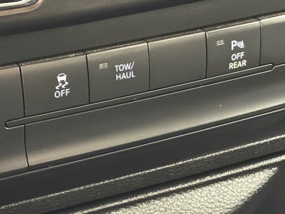 2022 RAM 1500 Classic SLT Crew Cab 4x4 5'7" Box