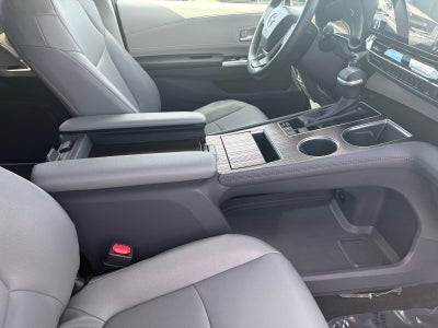 2023 Toyota Sienna XLE
