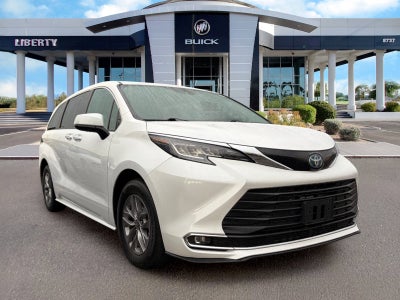 2023 Toyota Sienna XLE