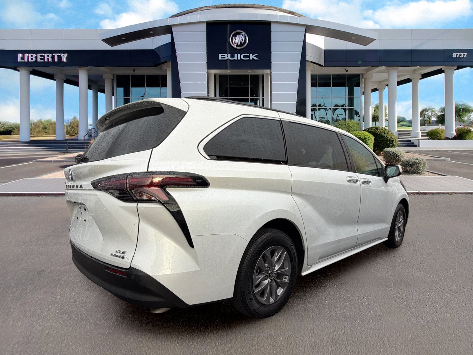 2023 Toyota Sienna XLE
