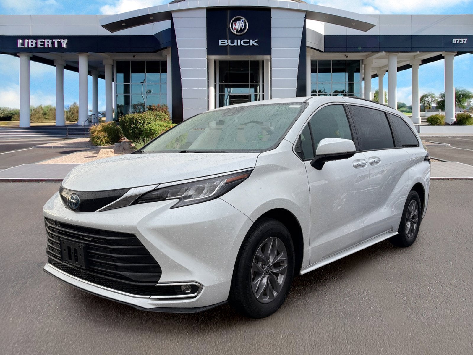 2023 Toyota Sienna XLE