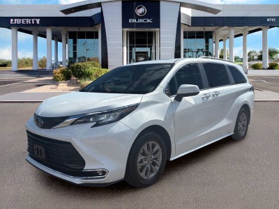 2023 Toyota Sienna XLE